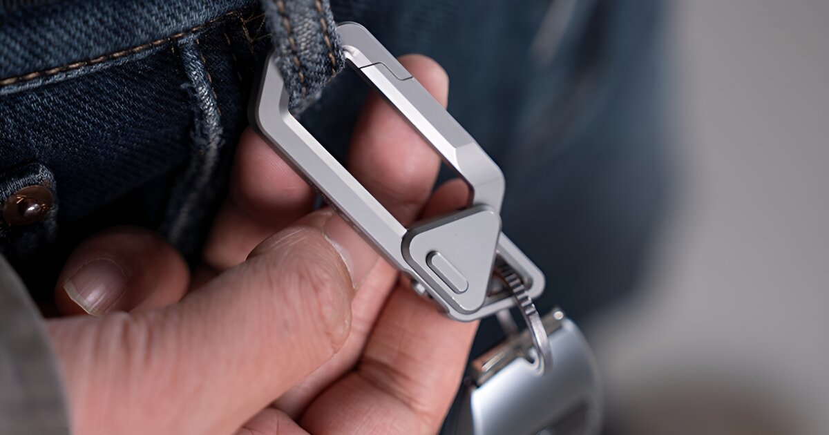 Mag-locking carabiner keychains boast three levels of security