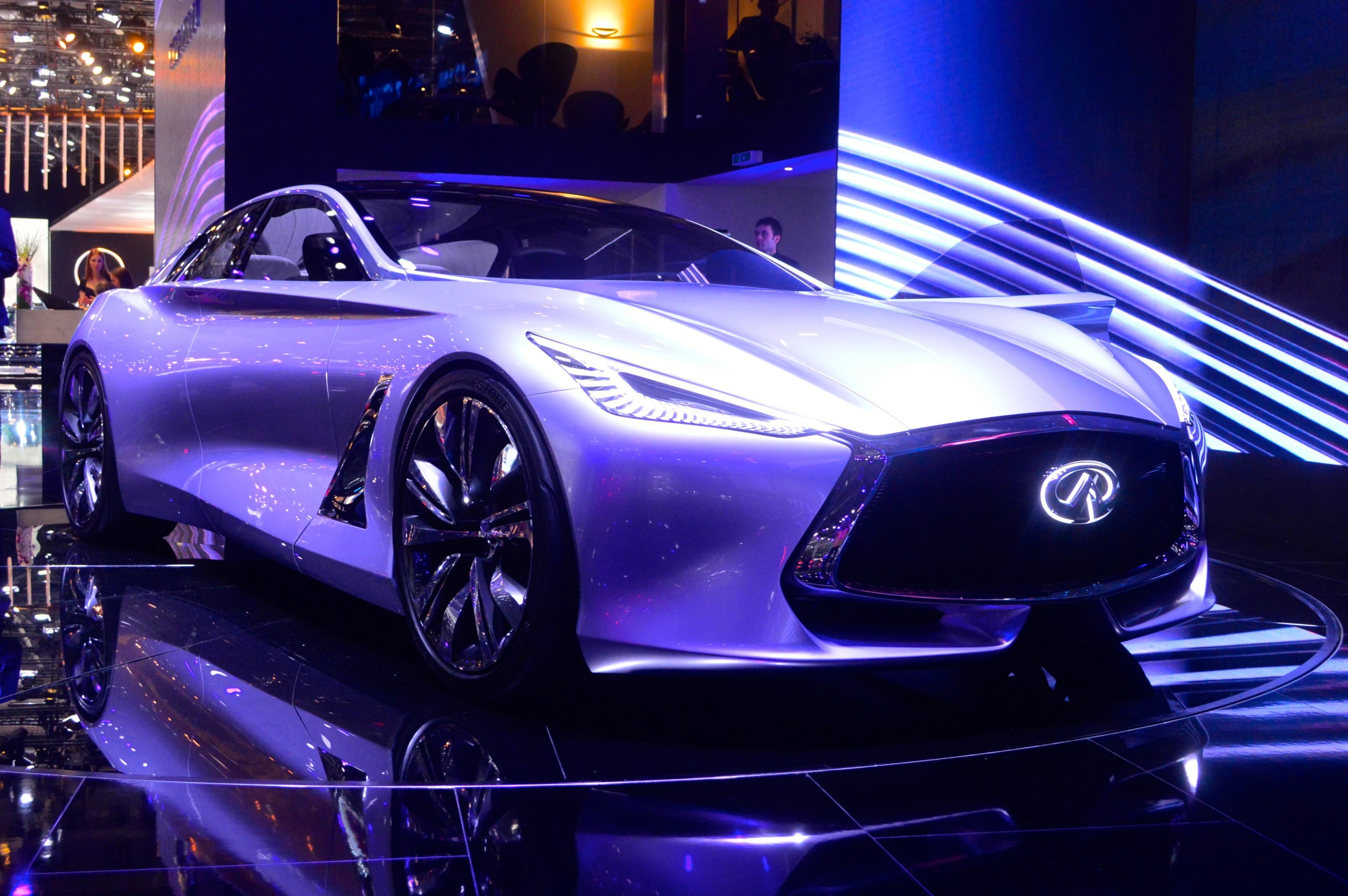 The Q80 has a large grille and badge (Photo: C.C. Weiss/Gizmag)
