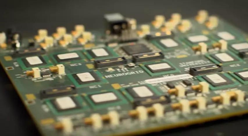 A group of engineers at Stanford have developed an iPad-sized, highly power-efficient way of simulating a million neurons and billions of synapses for as low as US$400 (Image: Stanford University)