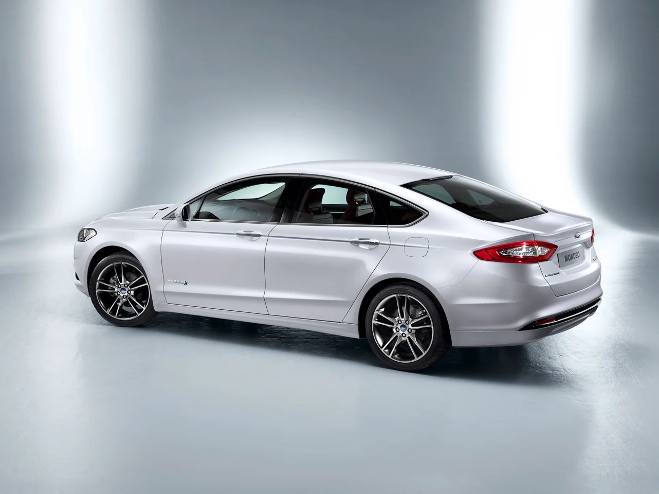 The 2013 Ford Mondeo HEV