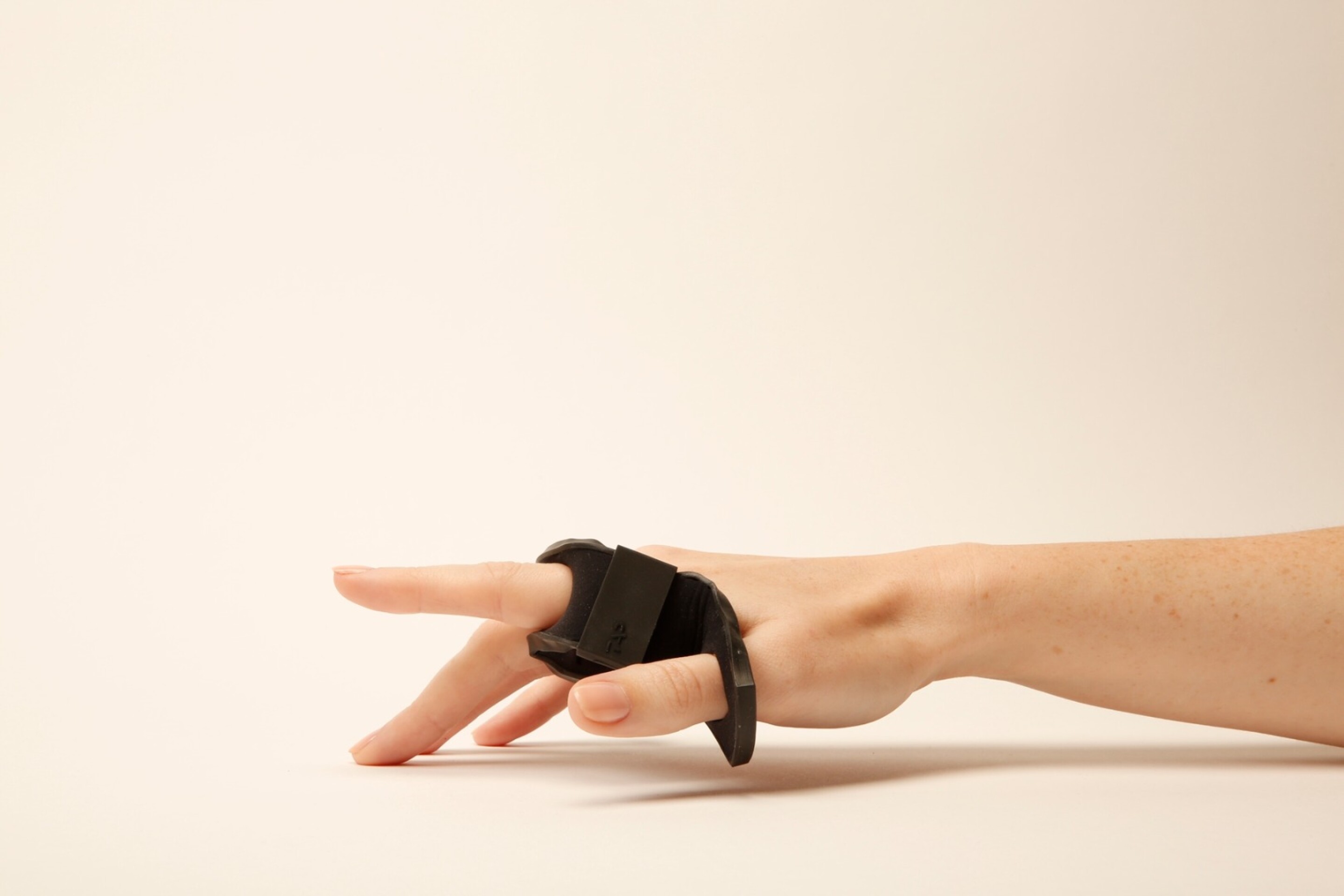 Wearable keyboard lets users Tap to type