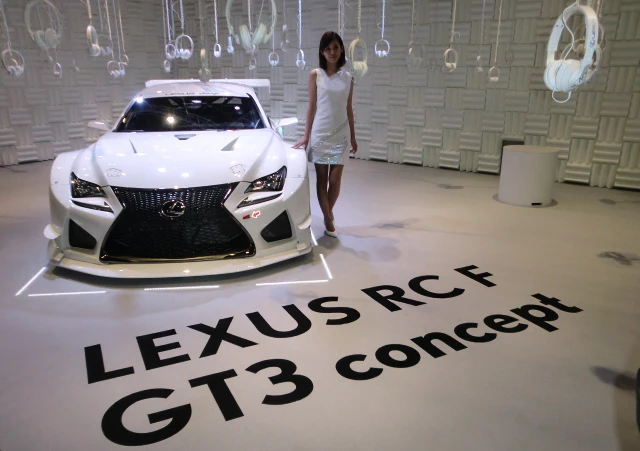 Lexus displayed this white GT3 concept (Photo: Stephen Clemenger/Gizmag.com)