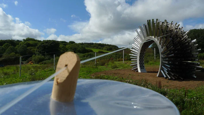 Aeolus' harp strings connect to surrounding listening posts