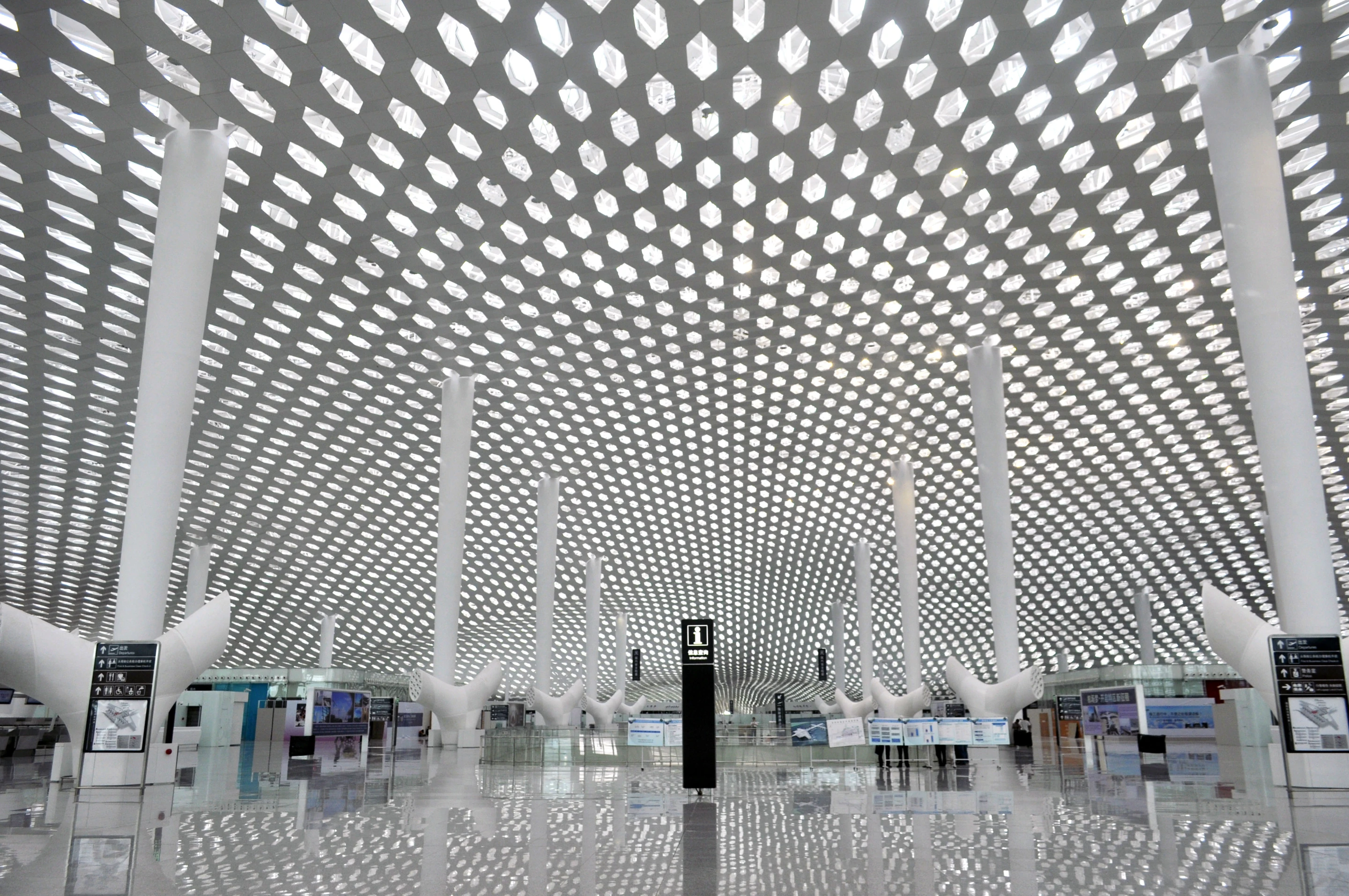 Shenzhen Bao'an International Airport Terminal 3, designed by Studio Fuksas (Photo: Studio Fuksas)
