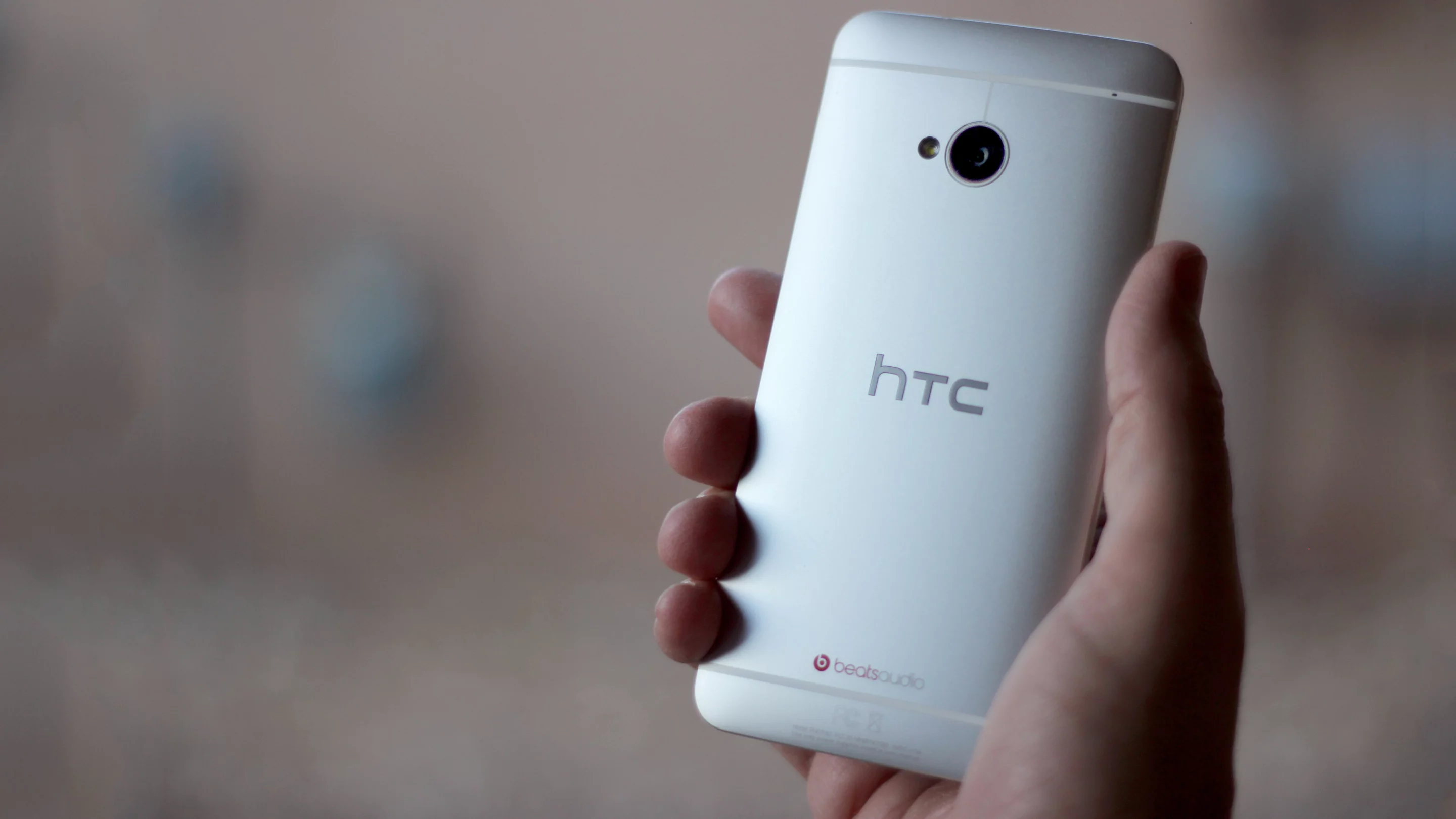 Gizmag takes a look back at one of the best phones of 2013 ... and realizes it could also be one of the best phones of 2014 (Photo: Will Shanklin/Gizmag.com)