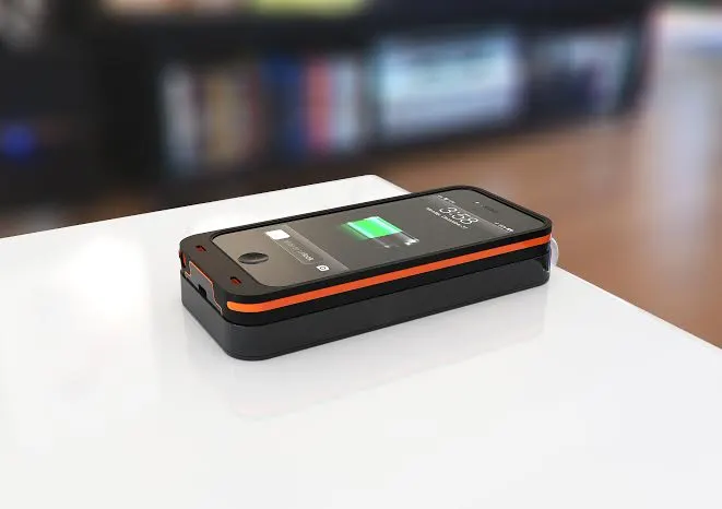 Dog & Bone's Backbone wireless charging case for iPhone 5/5s