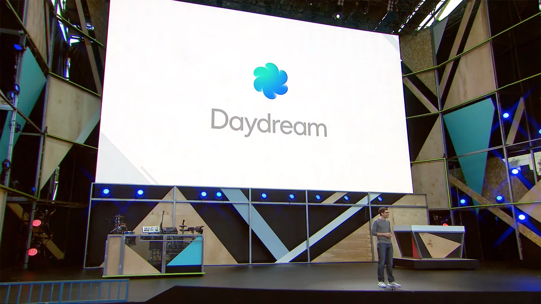 Daydream announced on stage at Google I/O