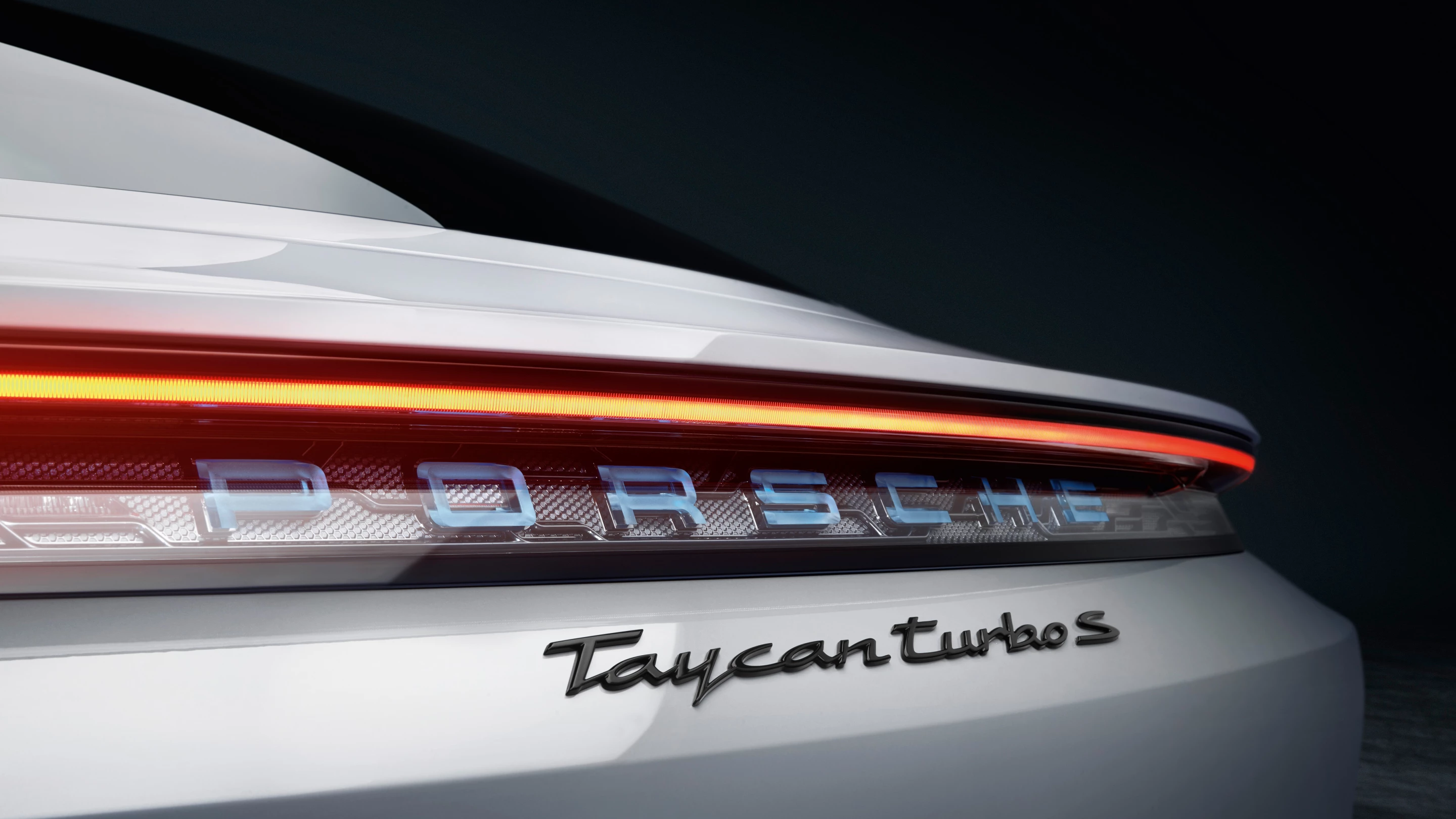 3D Porsche logo looks hot