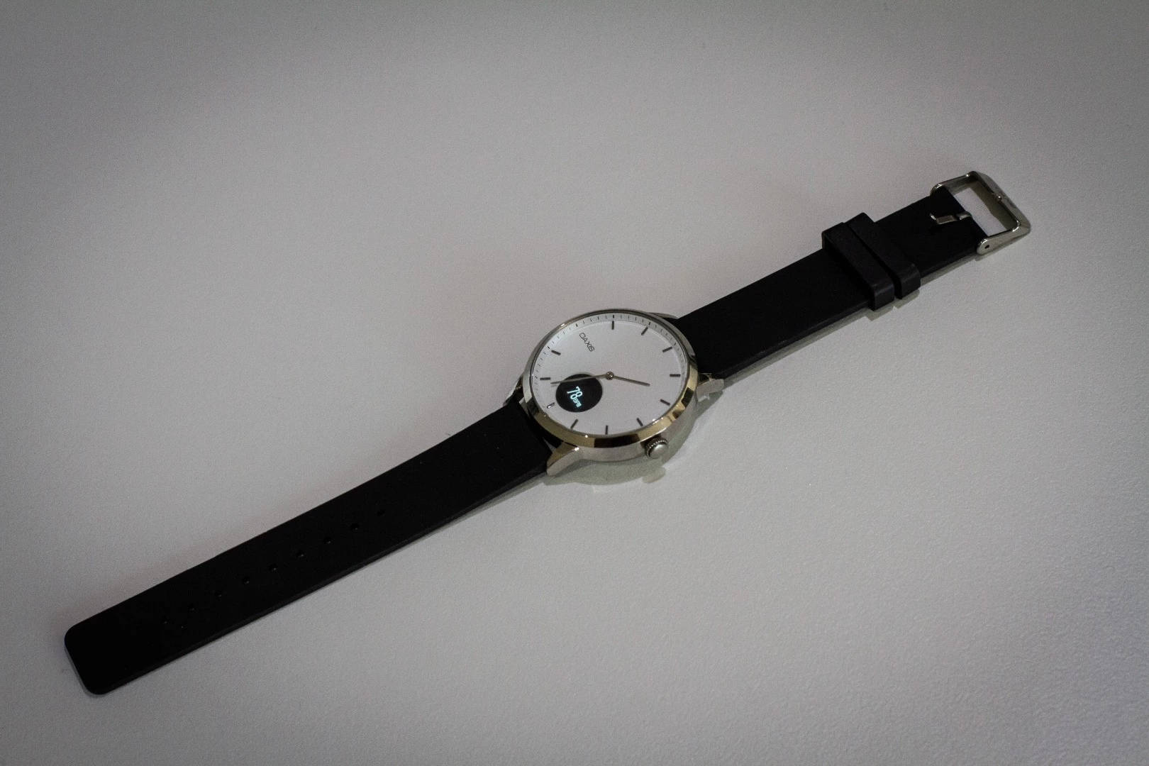 Oaxis Timepiece: heart rate monitor included, but it needs to be manually triggered for every reading