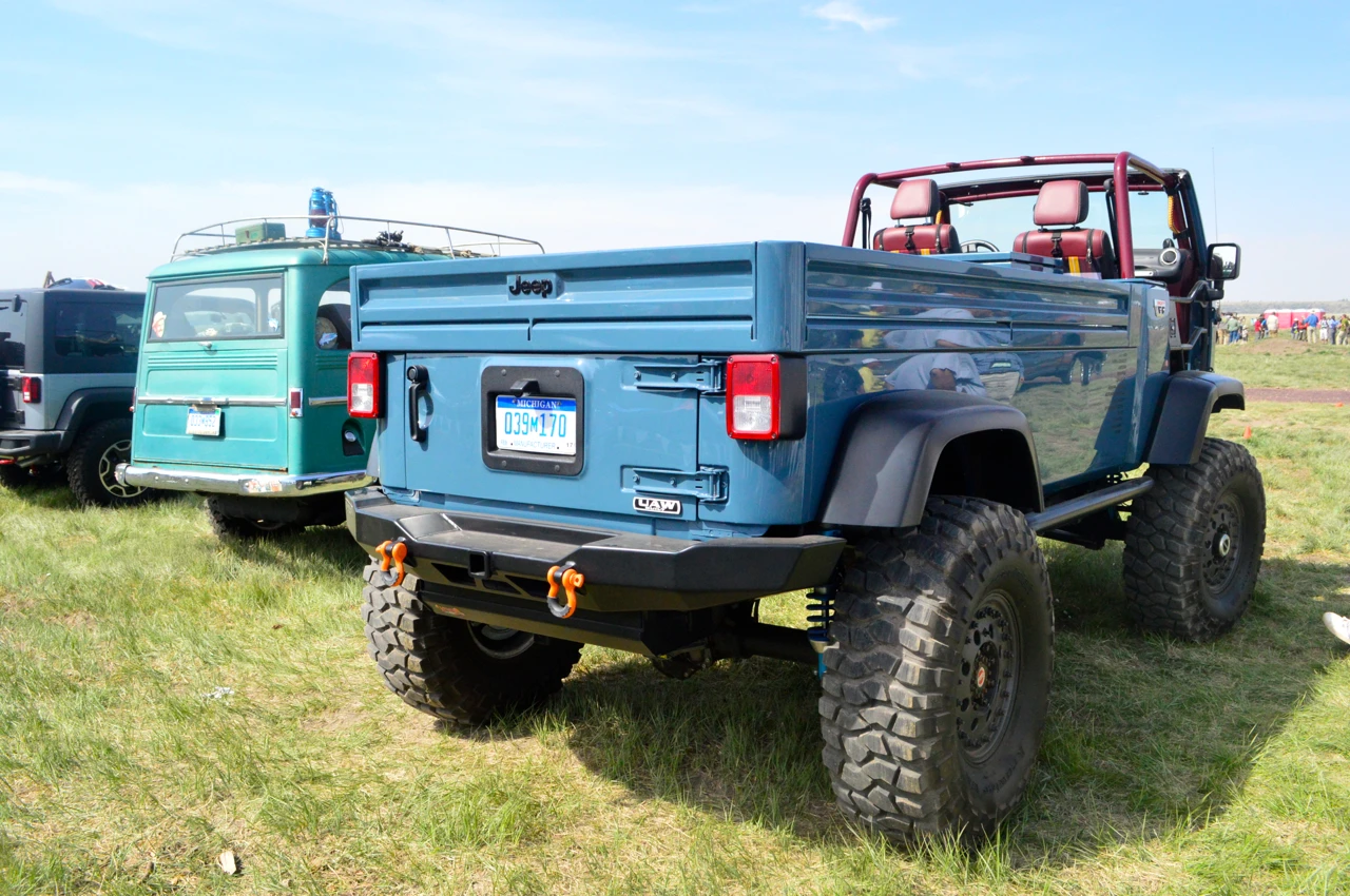 The Jeep Mighty FC pickup concept loses its top