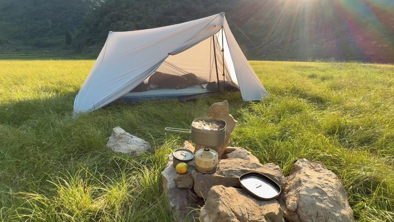 Backcountry basecamp with the FLFQ Roamer