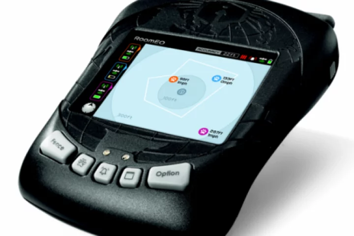 The handheld GPS unit for the RoamEO Pup