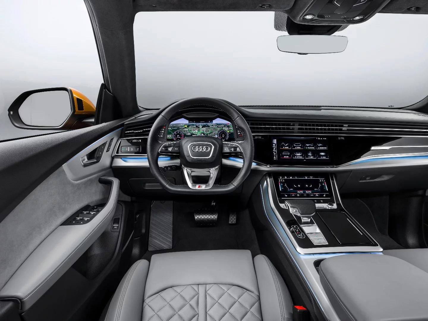 The interior of the Audi Q8 looks really good and well laid out