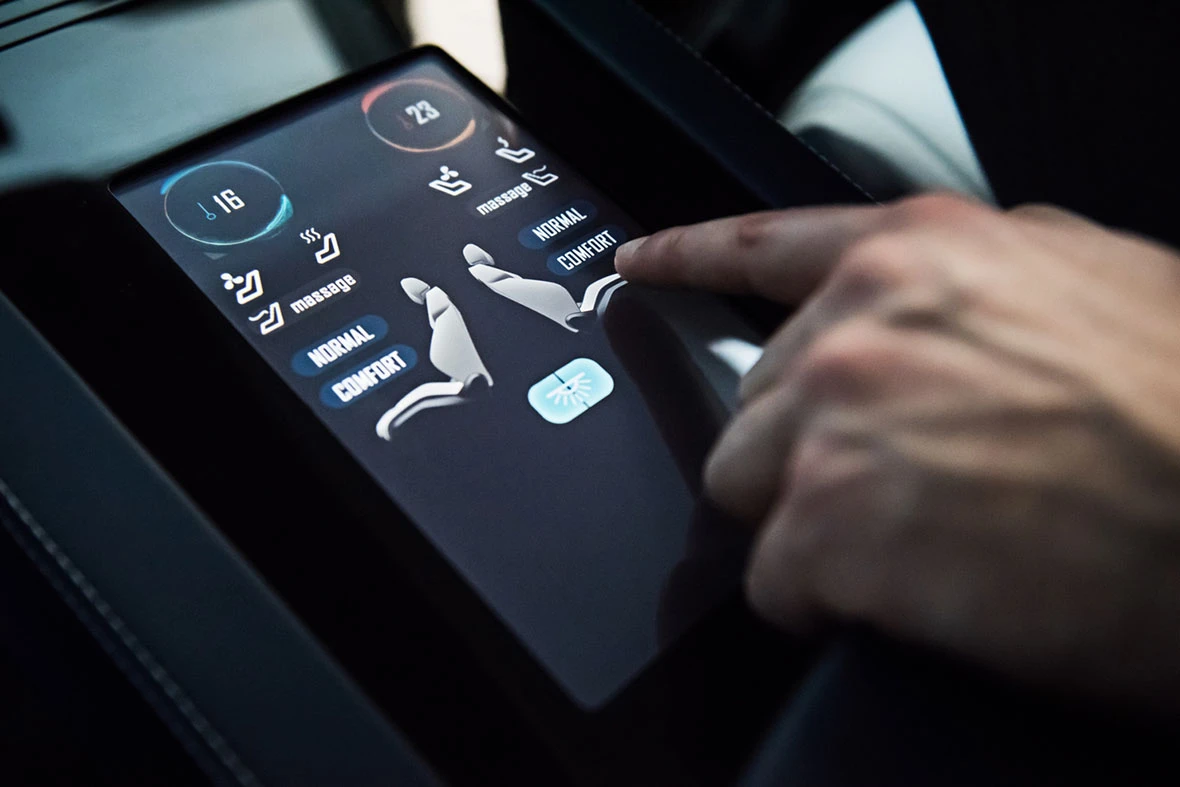Using the LVCHI Venere's touchscreen command center