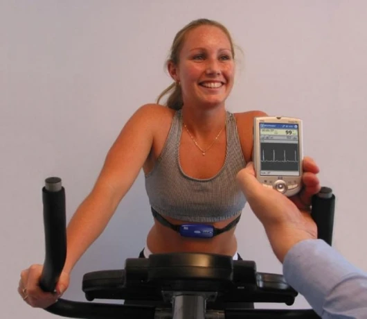 The Alive Heart and Activity monitor transmits via bluetooth to a PDA or mobile phone in real time.