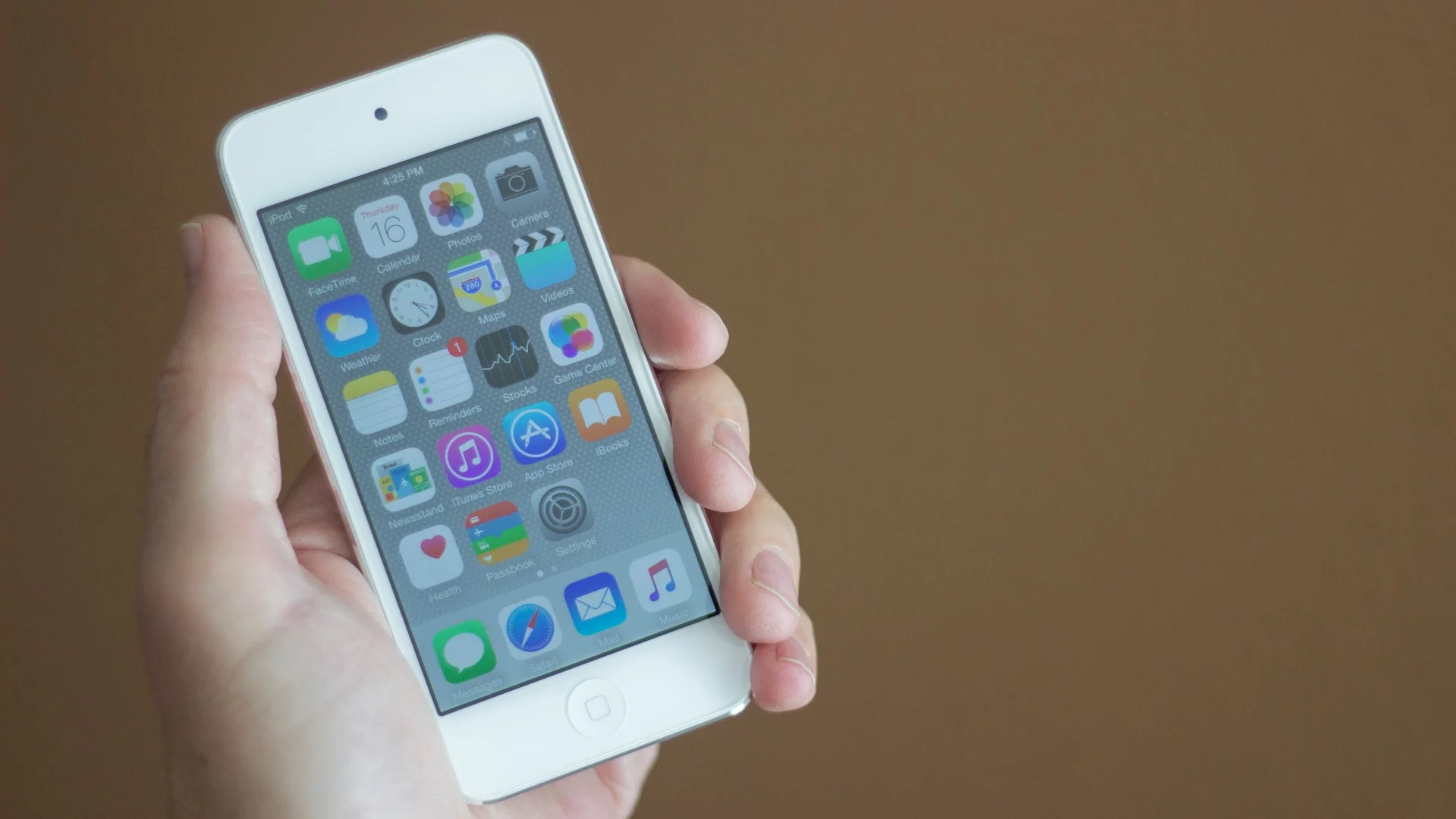 Gizmag takes an initial look at Apple's latest iPod touch