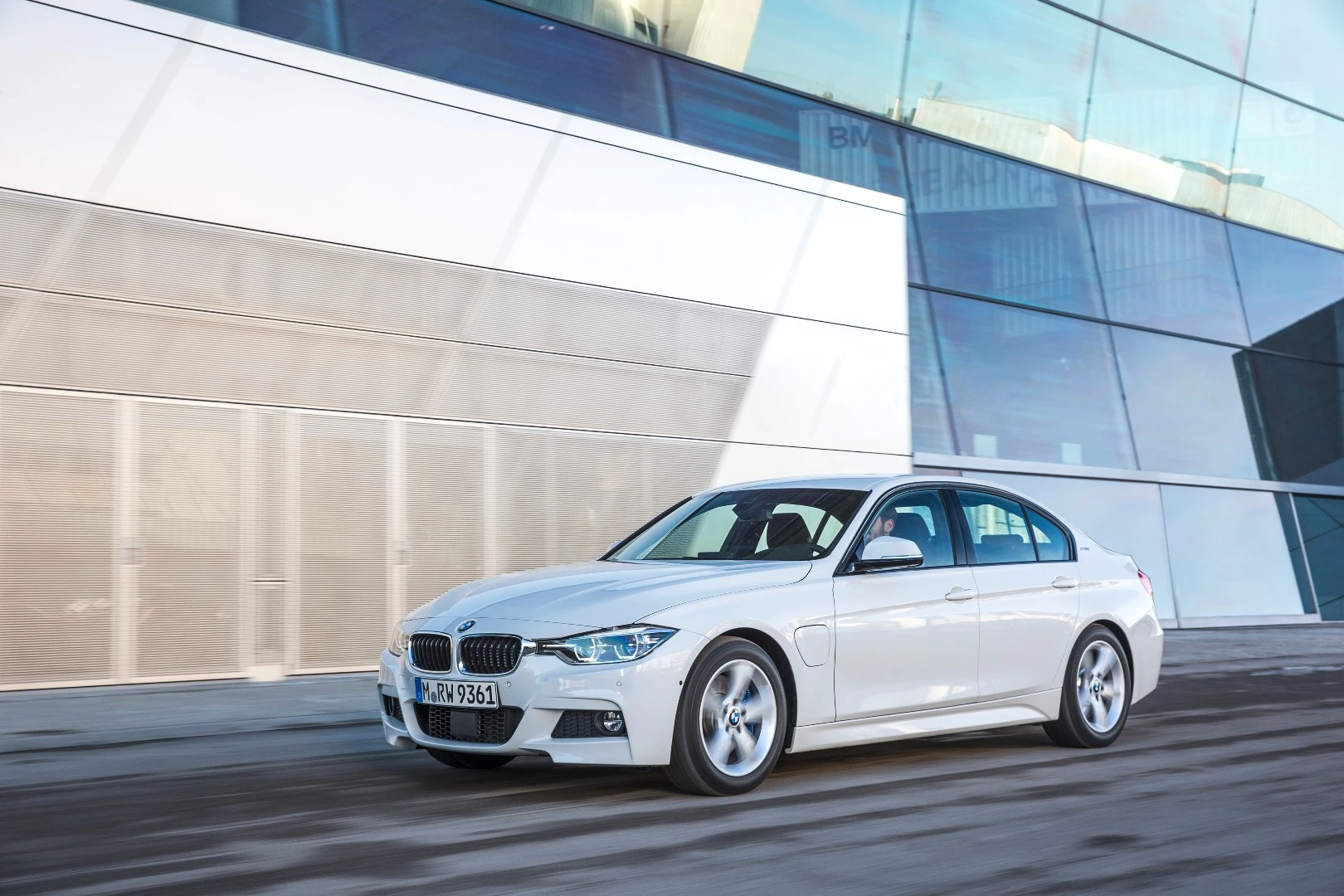 For performance driving or when under performance demand, the 330e can deliver up to 184 lb-ft (249.5 Nm) of short-burst boosting from its electric components