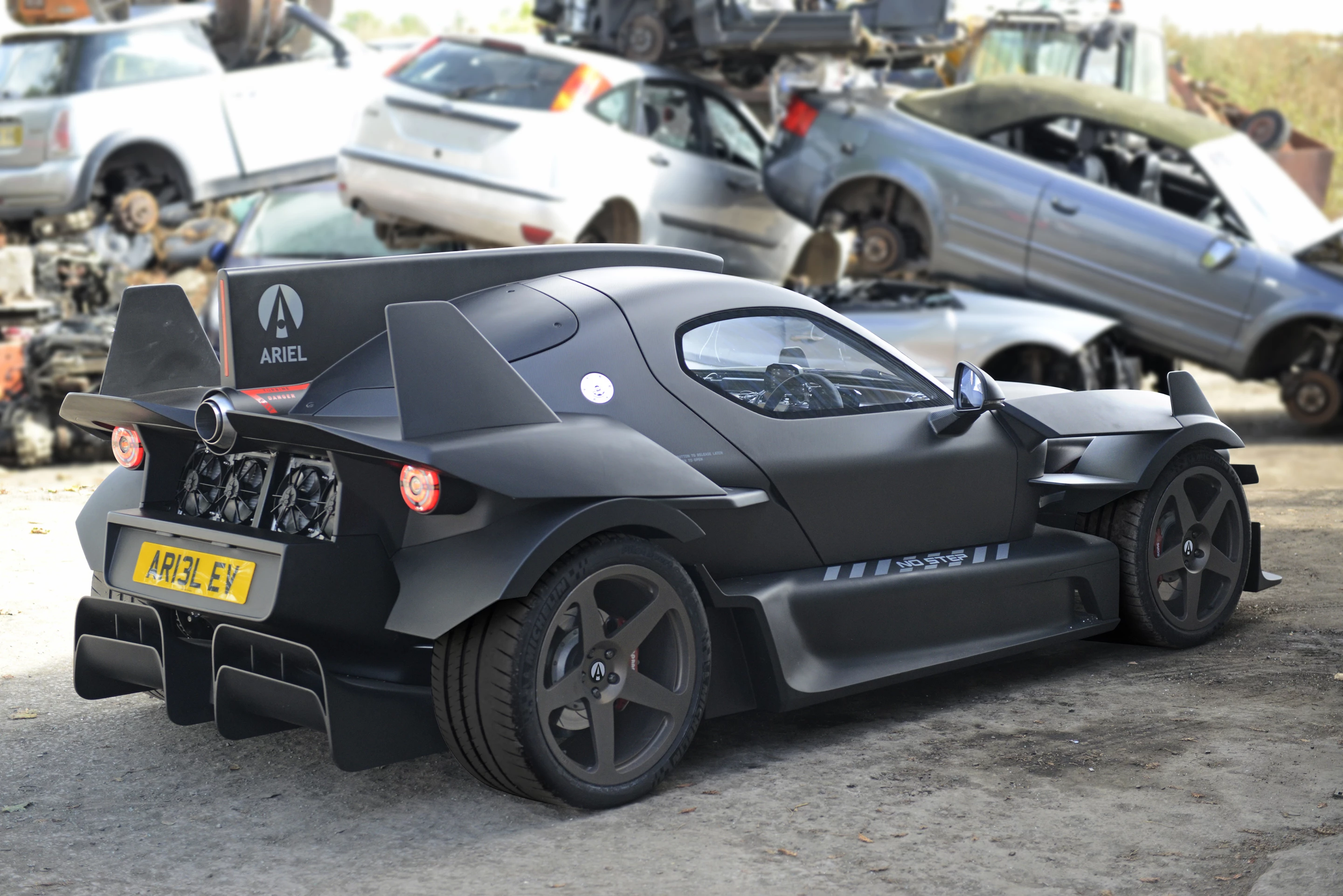 Ariel and Cosworth have spent much time on the Hipercar heating/cooling system, which sends refrigerated/heated water glycol-based coolant to every cell in the 62-kWh battery pack