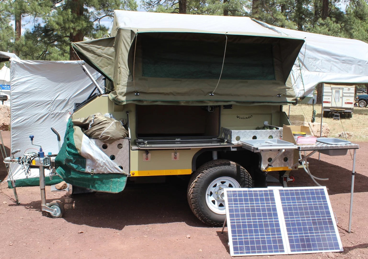 The Bushwakka Safari Weekender is a compact off-road trailer that offers plenty of room via its selection of tent options