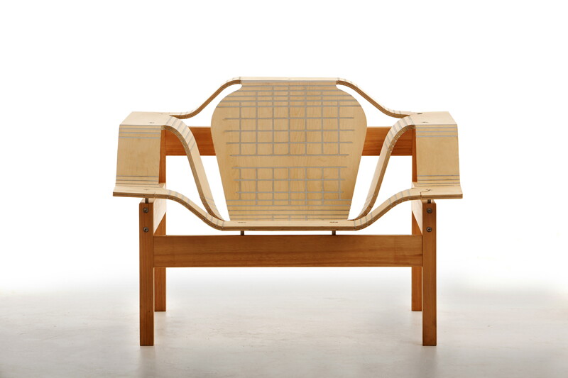 Stratflex Collection adds curves to flat pack furniture