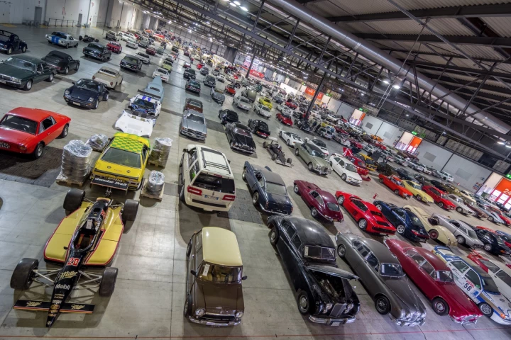 The massive collection was gathered together by the Italian Government in 11 warehouses in Northern Italy, and just getting them to Milan required 100 transporters. When the collection was finally assembled in Fiero Milano, it covered 200,000 square feet - the equivalent of four football fields.