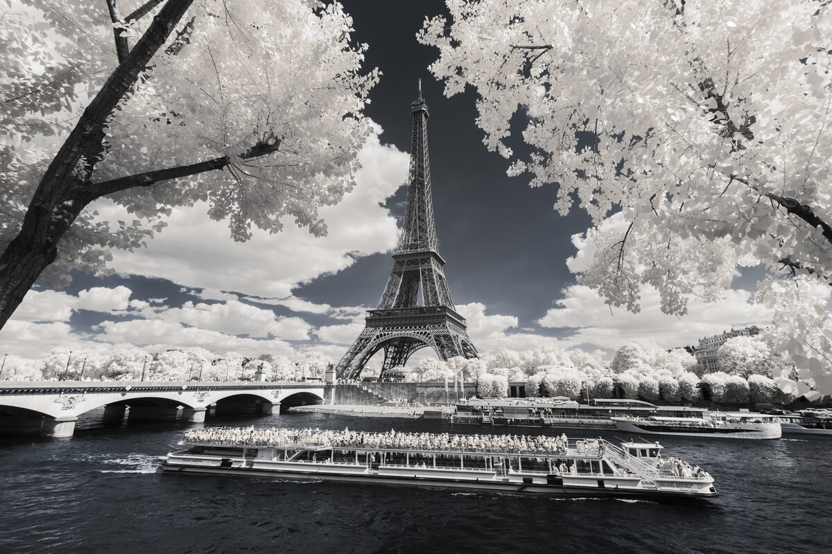 Third Prize winner, as part of the Photo Essay category, a collection called Invisible Paris