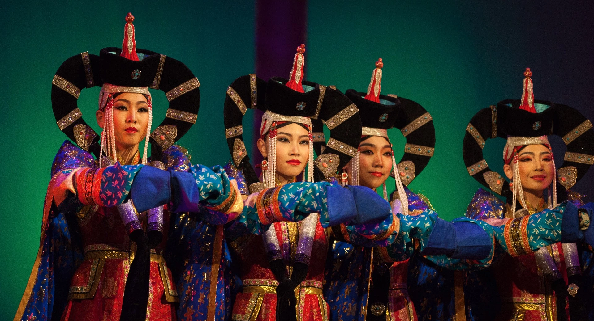 Mongolian National Song and Dance Academic Ensemble, Ulaanbaatar - traditional dance