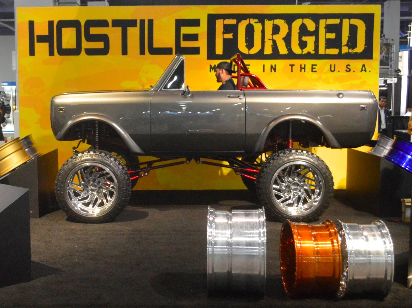 At the close of SEMA, as the halls started to fill with thick exhaust of exhibitor vehicles peeling toward the exits, we thought we saw one last Bronco. But this is actually an International Scout II - just as cool