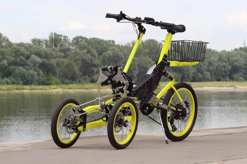 The 16-inch front wheels are connected to the same mechanical tilting system as seen on the EV4 four-wheeler