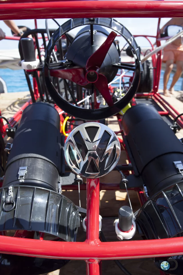 The Beetle Convertible cage has three thrusters