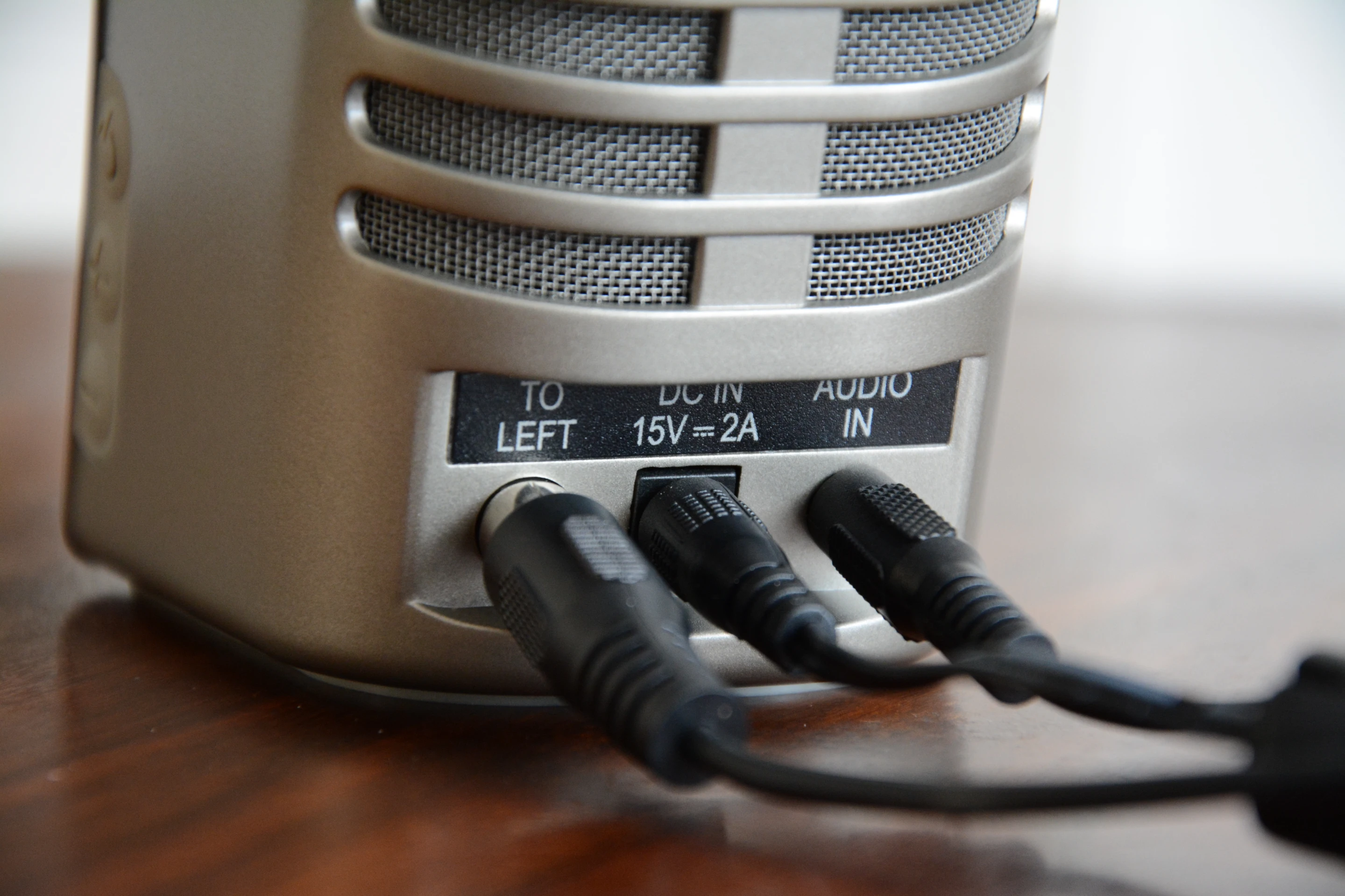 The power, speaker and audio connections at the back of the right active speaker (Photo: Paul Ridden/Gizmag)