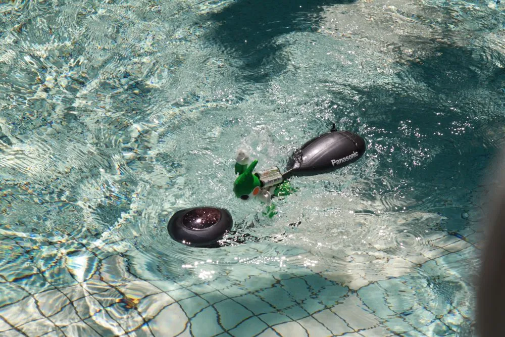 Panasonic's EVOLTA swimming robot