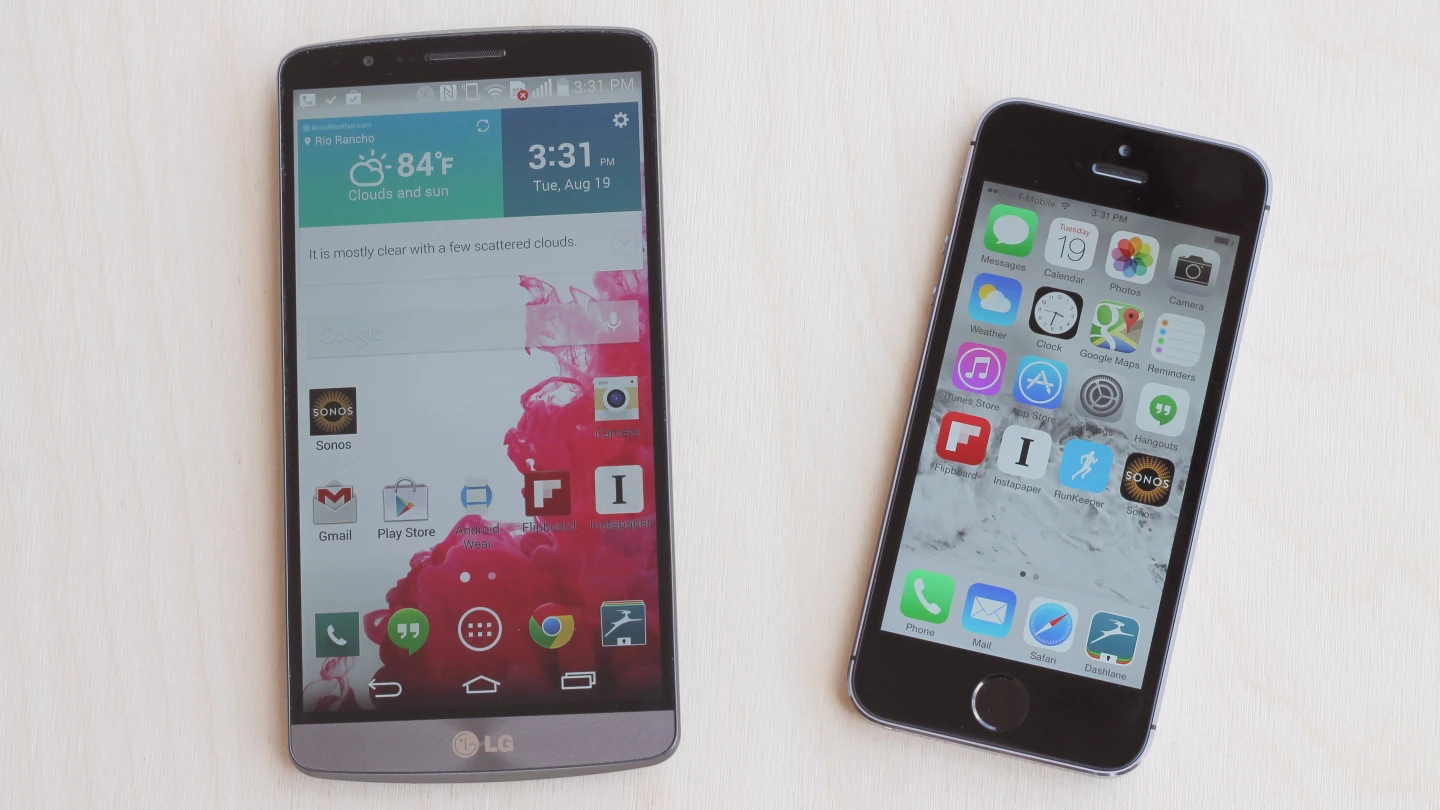 As different as they are, these are still two of the best smartphones you can buy today (Photo: Will Shanklin/Gizmag.com)