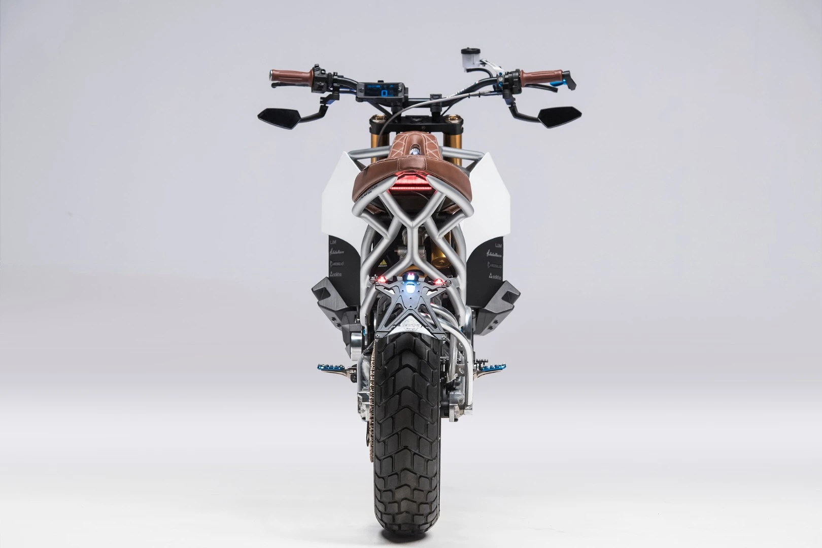 Aero E-Racer: that trellis subframe is a terrific design statement and very Italian