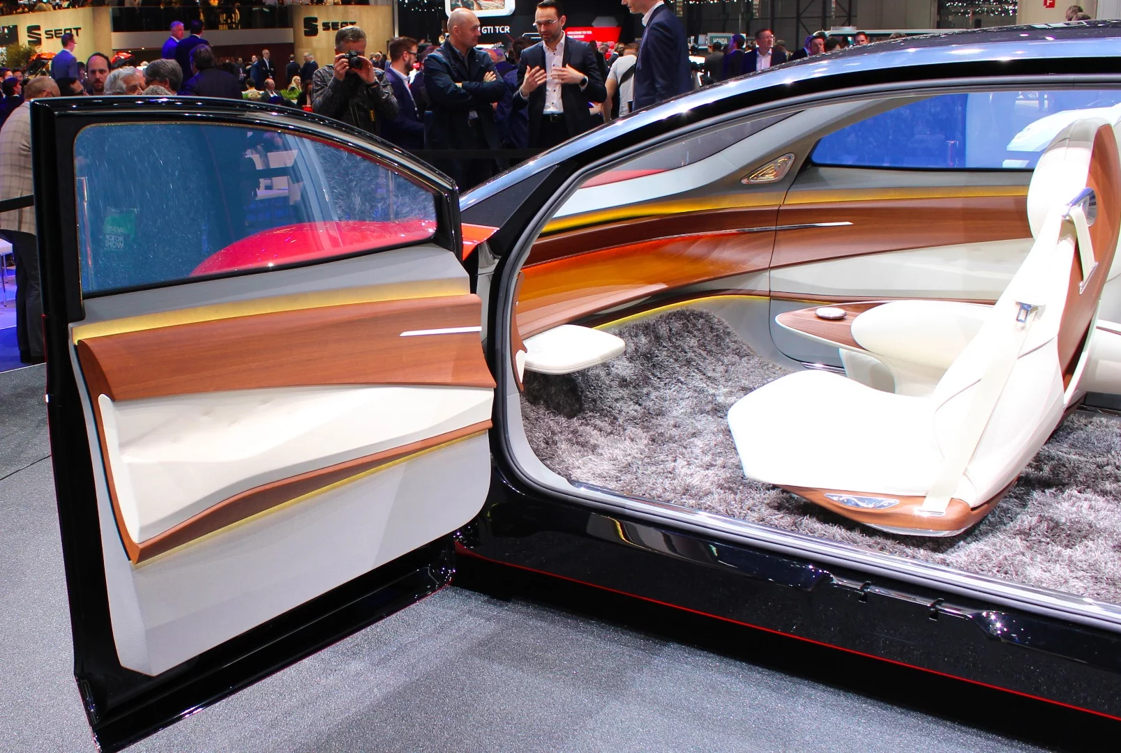 The Volkswagen I.D. Vizzion Concept debuts at the 2018 Geneva Motor Show