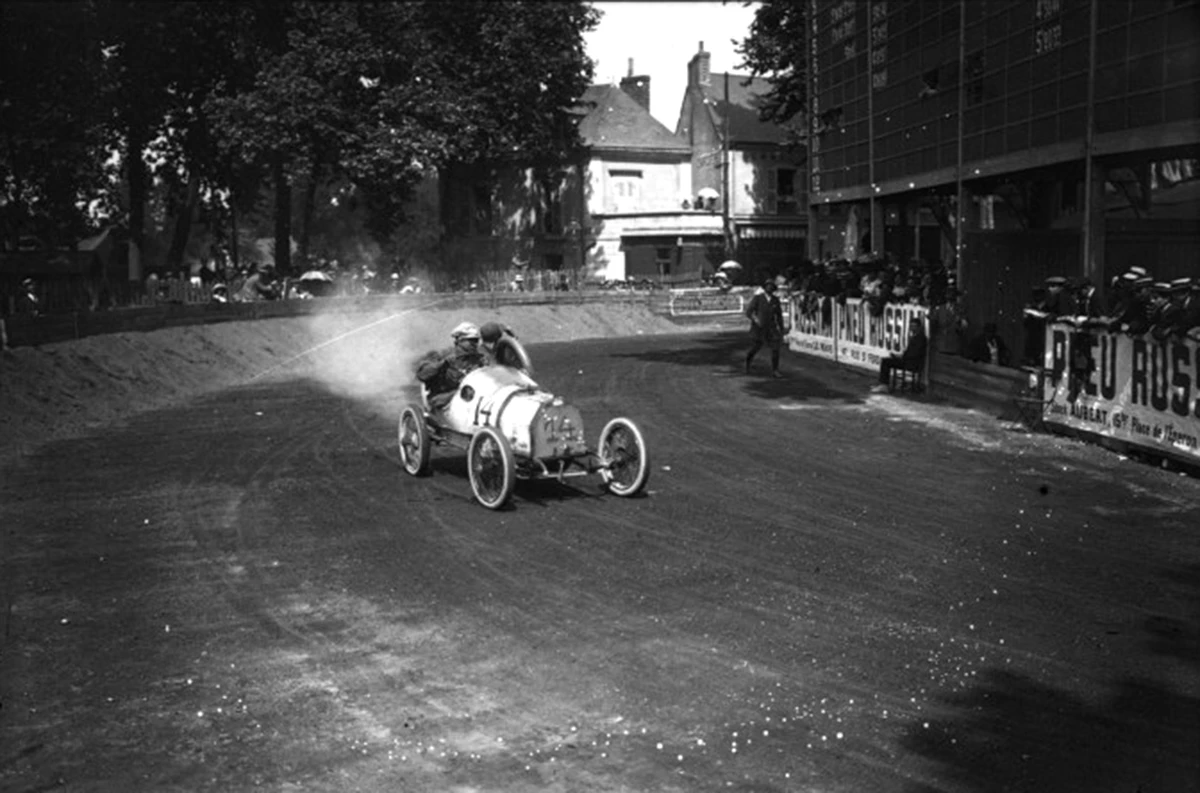 Cherbuy's Bugatti T13 during the T13's first major race at Le Mans during the 1911 Grand Prix de L'ACF