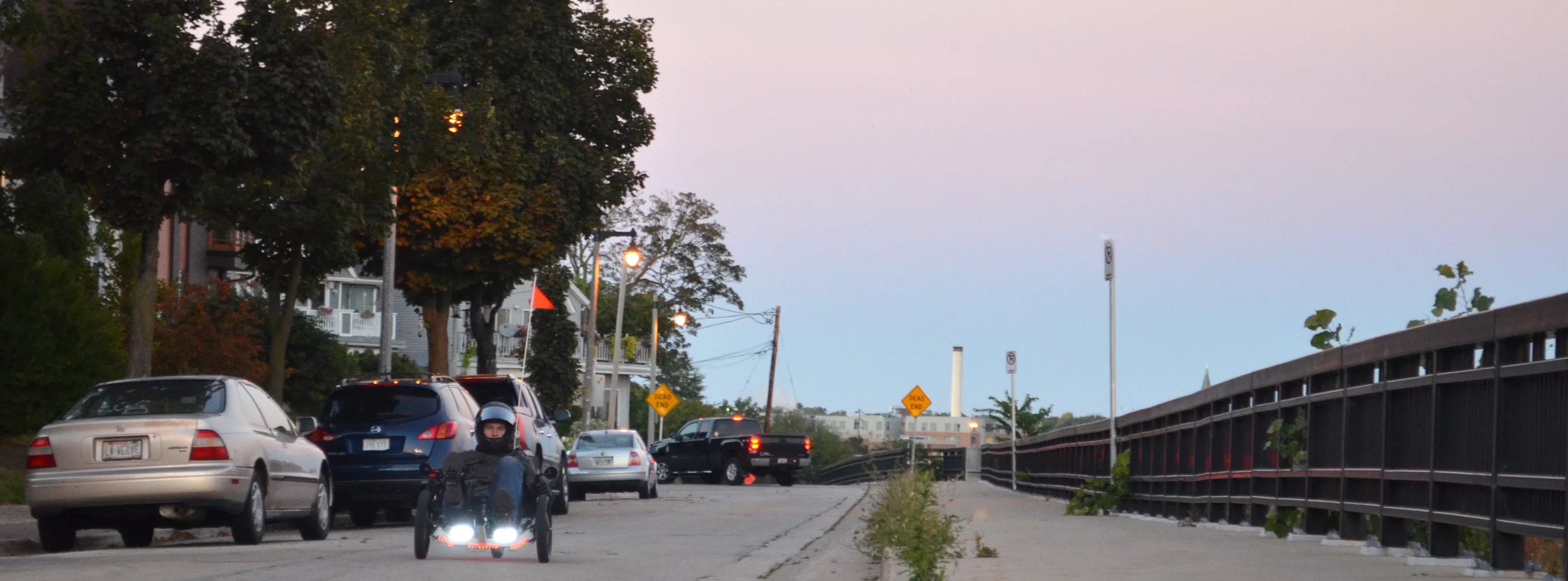 Fitted with an 80-volt 1.6-kWh lithium-iron-phosphate battery, one charge will be good for a range of 50 miles (80 km) on motor power only