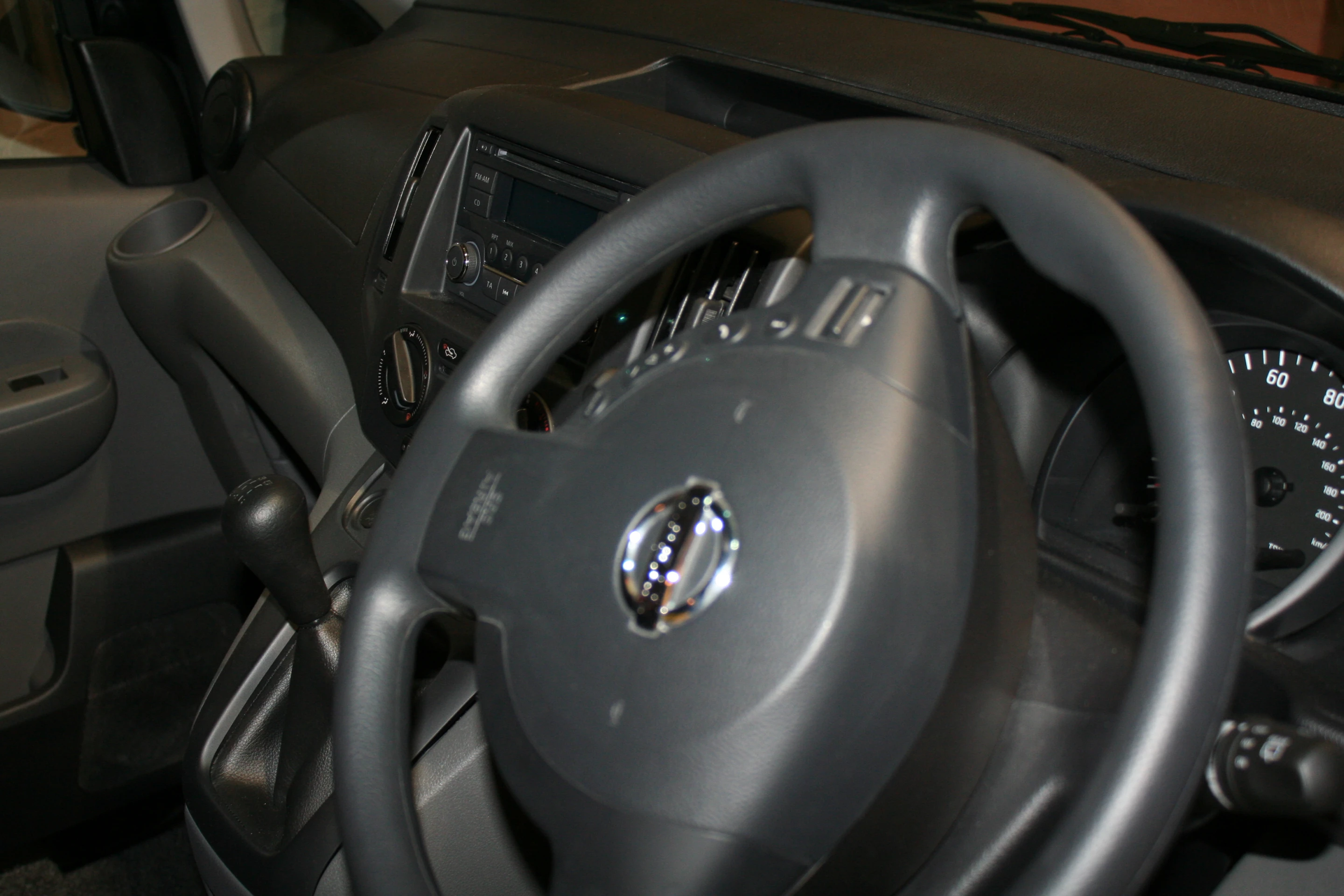 Behind the dashboard of the London cab NV200 (Photo: Gizmag)