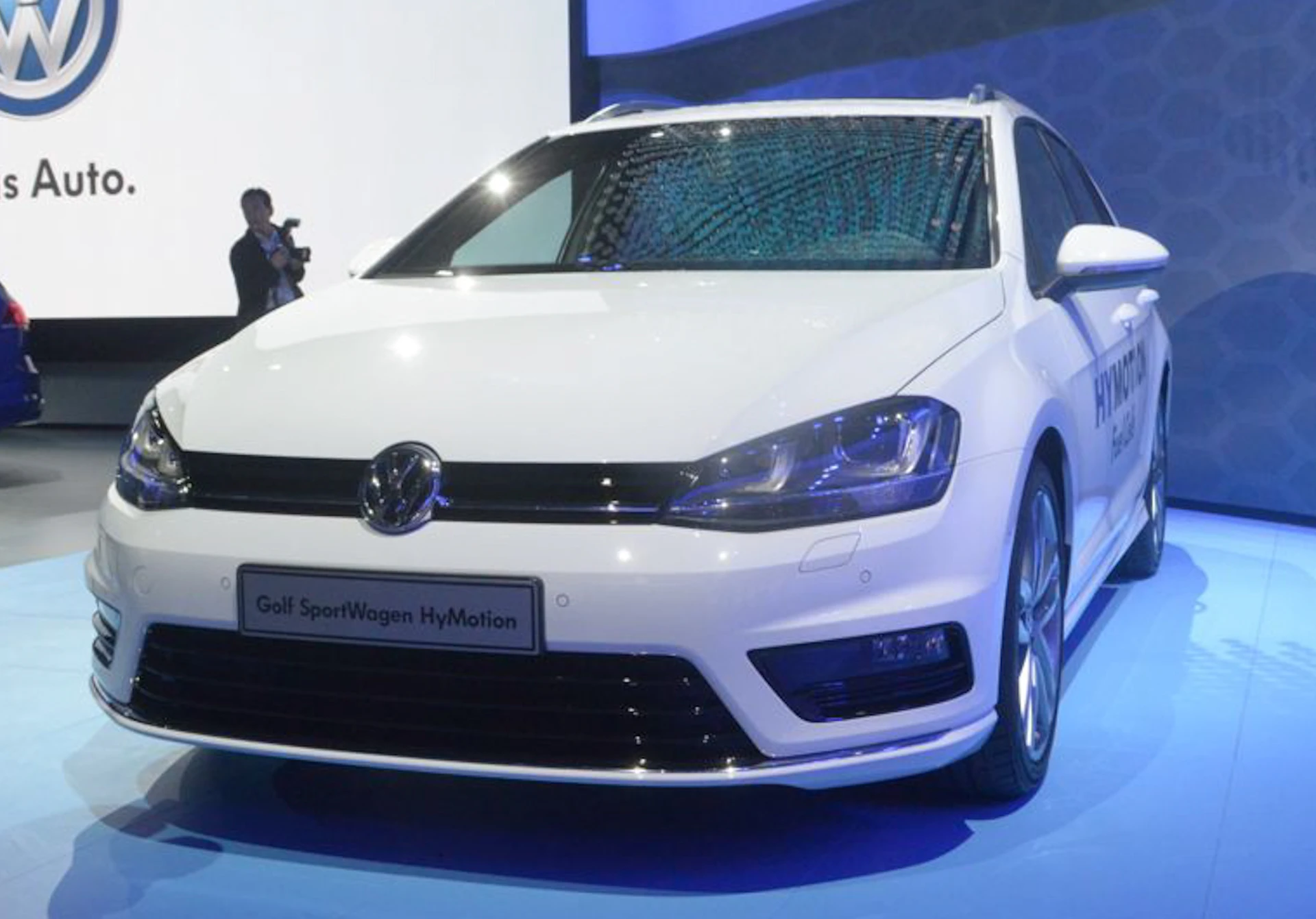 With debuts from Toyota and VW, fuel cells were a big story in LA (Photo: C.C. Weiss/Gizmag)