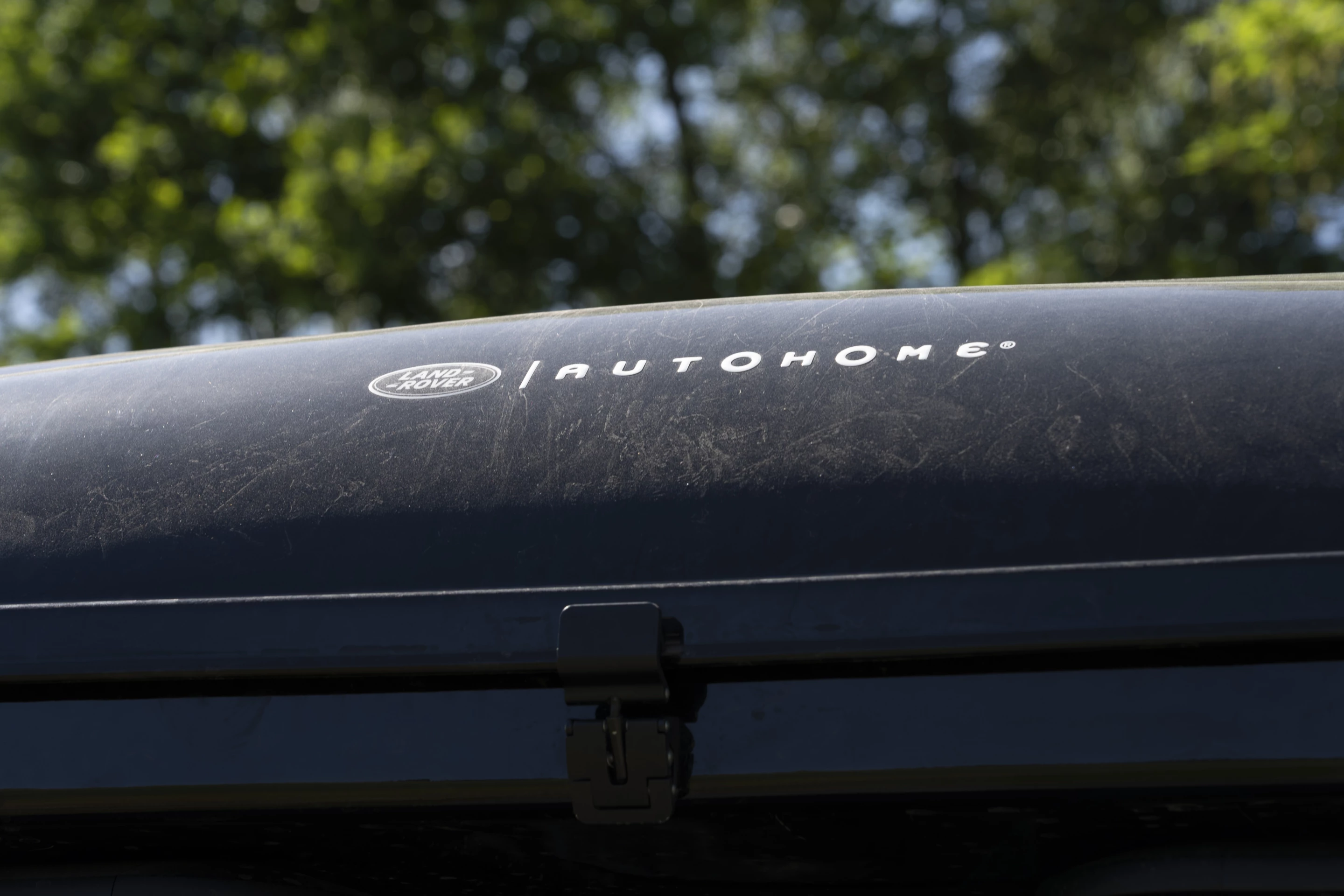 The tent joins some 170 other accessories already available for the new Defender