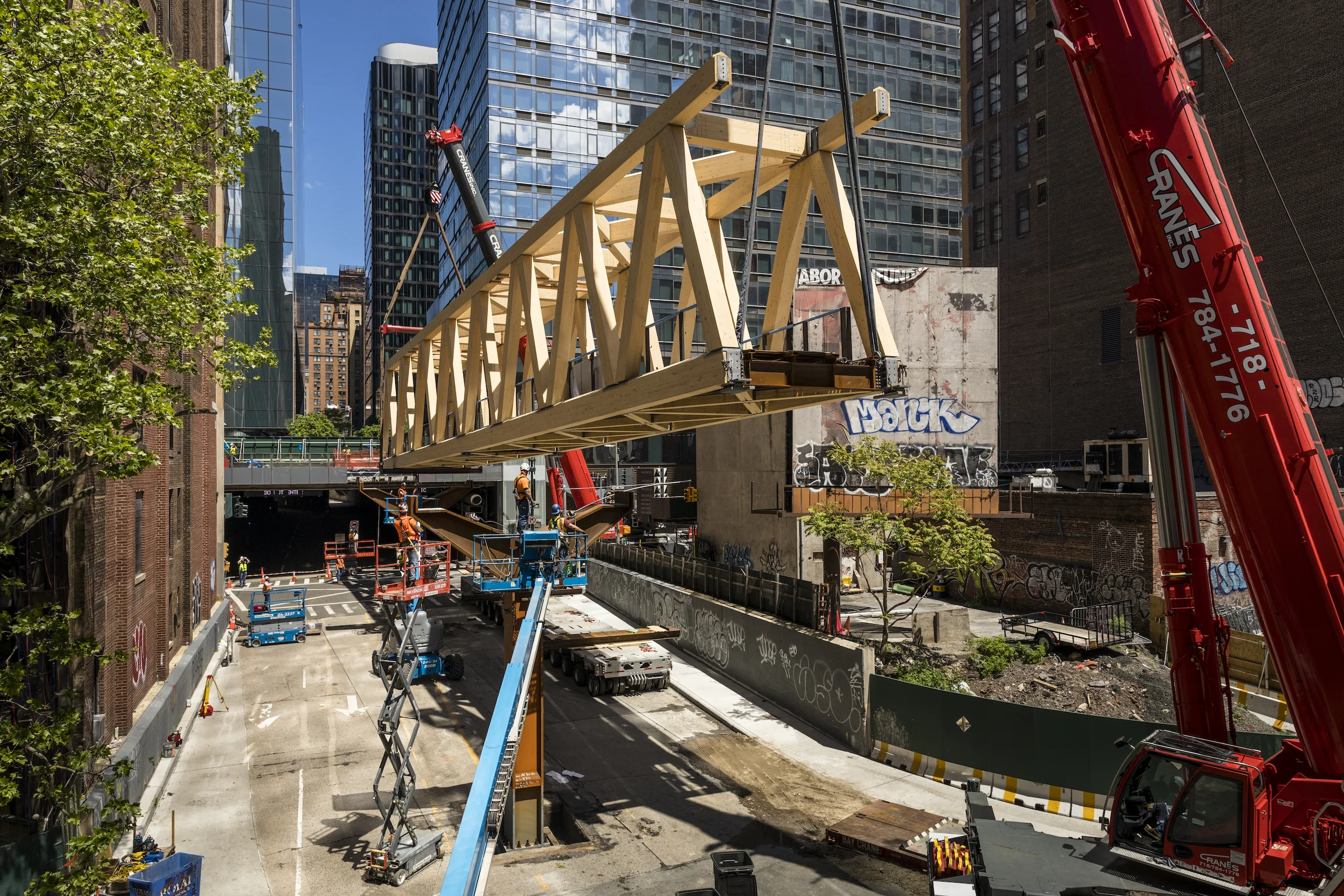 High Line Bridge $50-million timber extension bridges the gap in NYC High Line