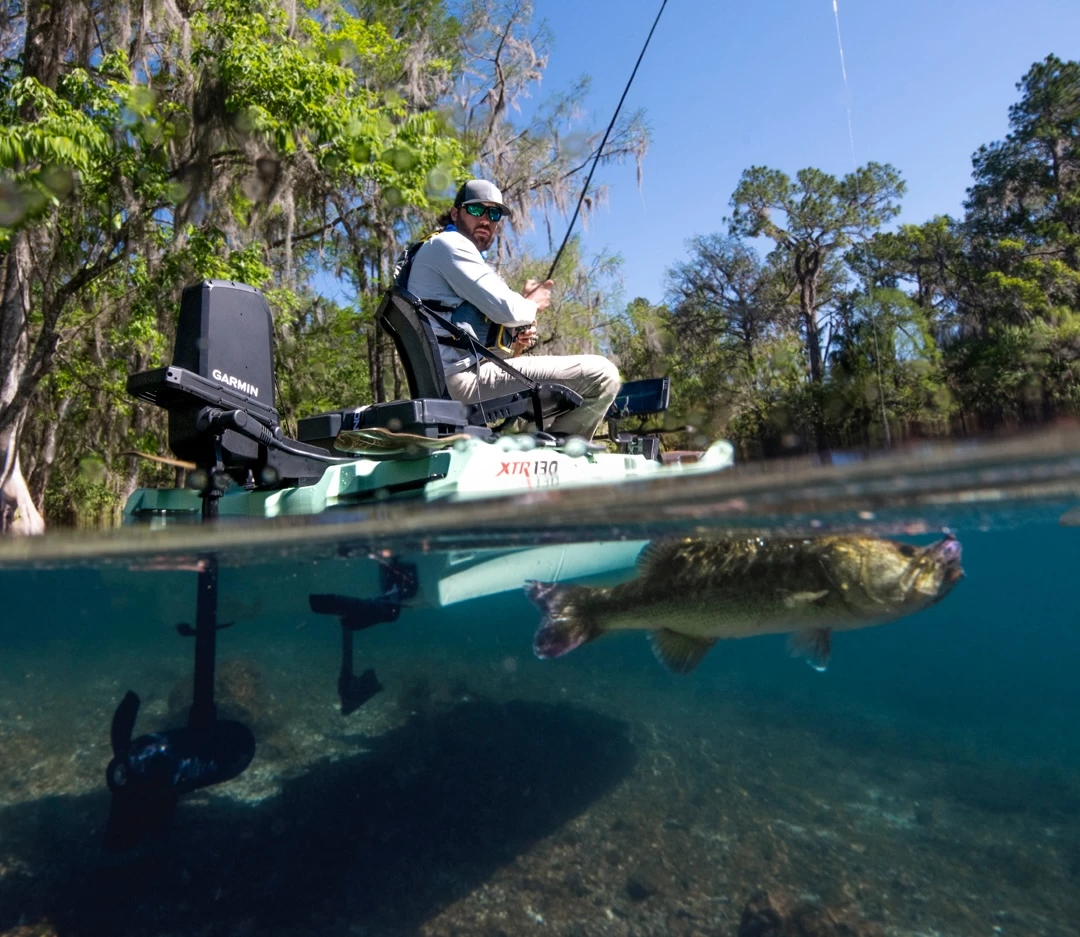 Using the available foot pedal control system, you can power and steer while keeping both hands on your fishing rod